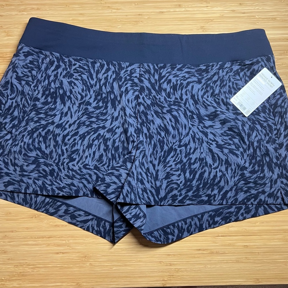 Athleta Trekki North Printed Short - Women’s plus size 24 - NWT